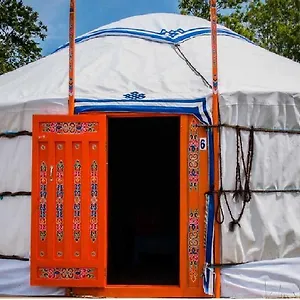  Camping Village De Yourtes