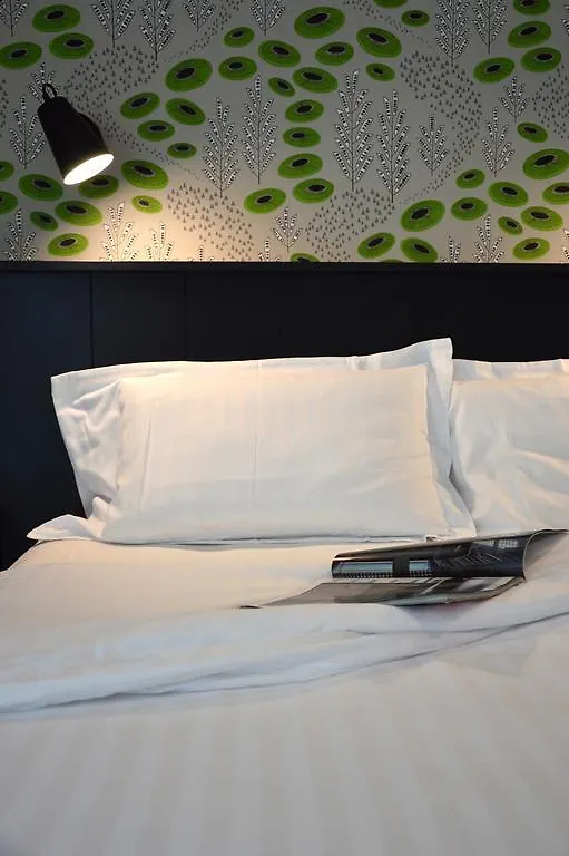 Logis Hotel Du Port Plobannalec