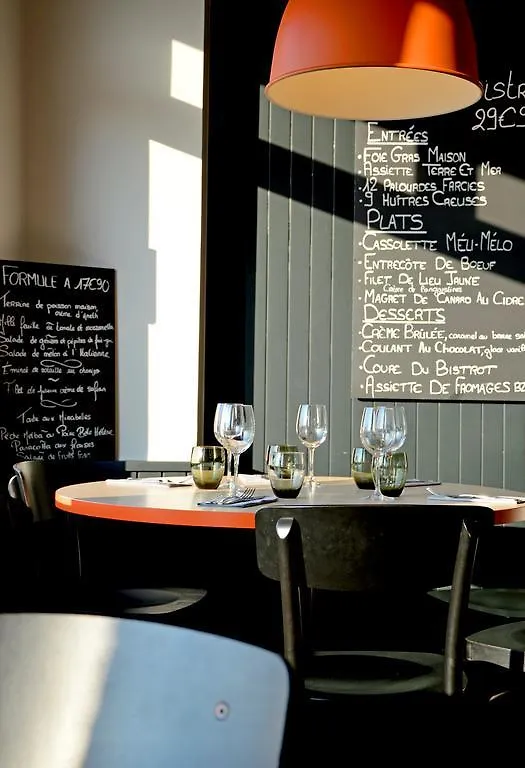 Logis Hotel Du Port Plobannalec