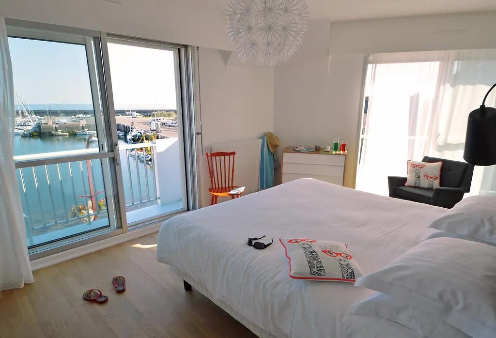 Logis Hotel Du Port Plobannalec-Lesconil 3*,