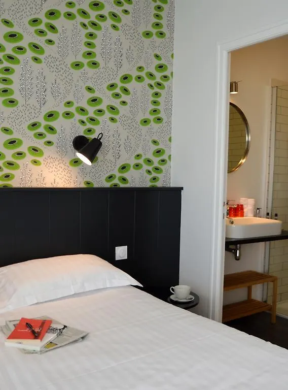 Logis Hotel Du Port Plobannalec-Lesconil 3*,